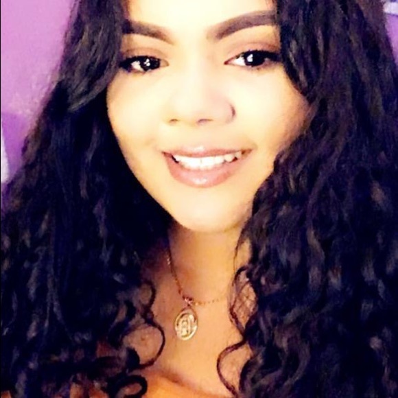 Meet your Posher, Juliana - Picture 1 of 1